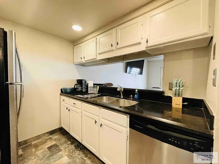 117B Mesquite St — Photo 13