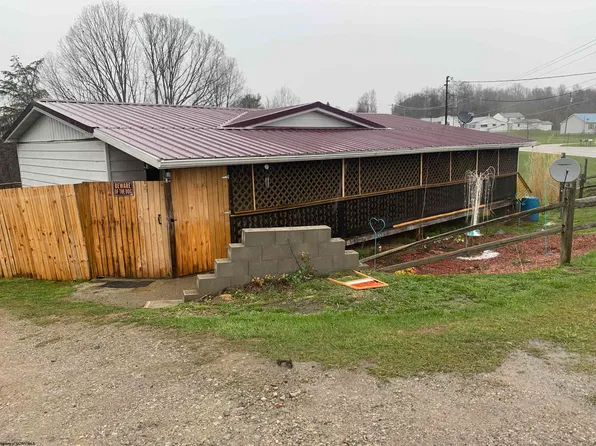 3565 N Calhoun Hwy, Grantsville, WV 26147