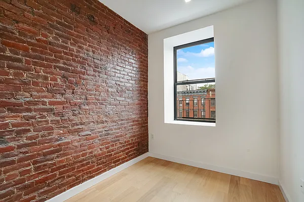 Rented by Bond New York | media 4