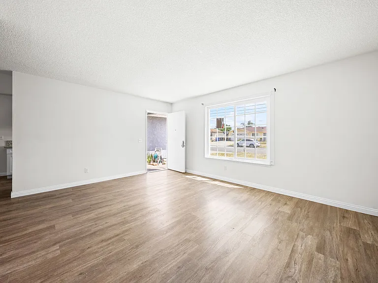 7608 Hyssop Dr — Photo 6