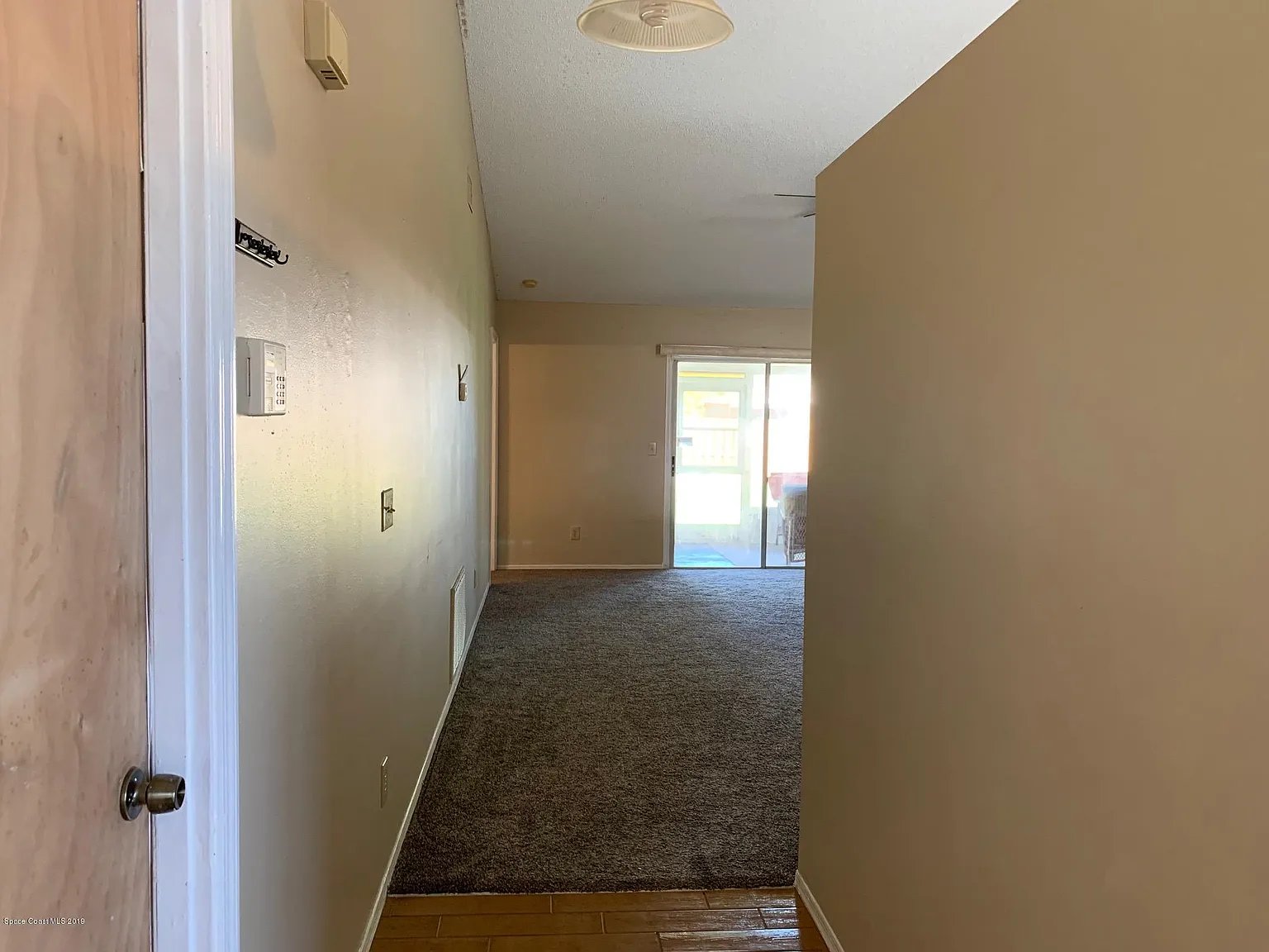 3 bed, 2.0 bath, 1156 sqft, $1,975 — Photo 4