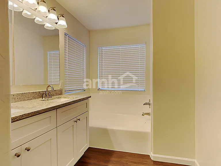 2107 E Catclaw St — Photo 11