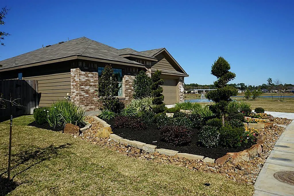 4 bed, 1965 sqft, $2,150 — Photo 2
