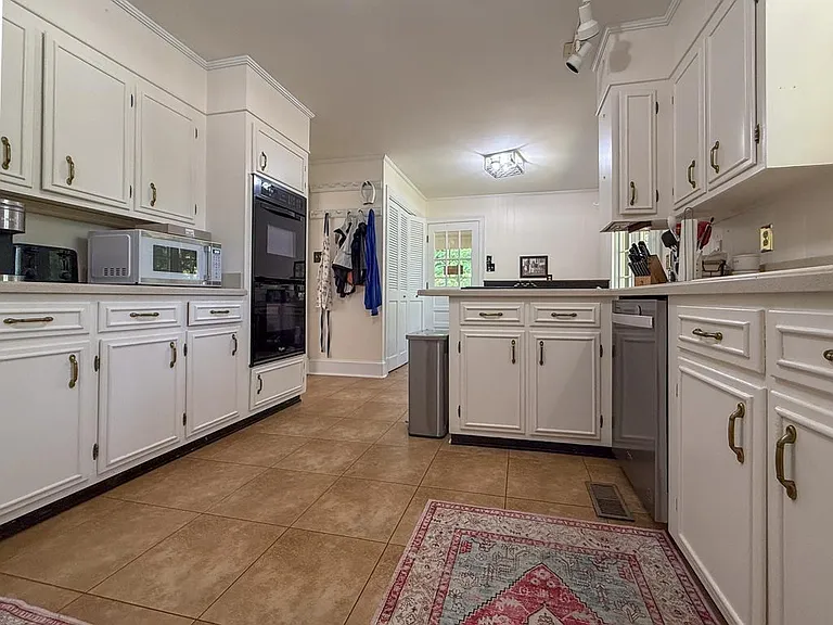 35097 Hillsborough Dr — Photo 3