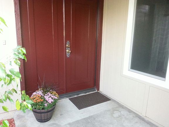 2nd image of 1323 N Tam O Shanter Dr