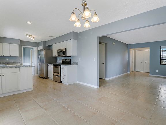 5th image of 1429 SE Ladner Street