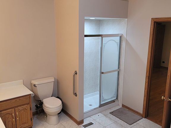 5th image of 725 N Indiana St