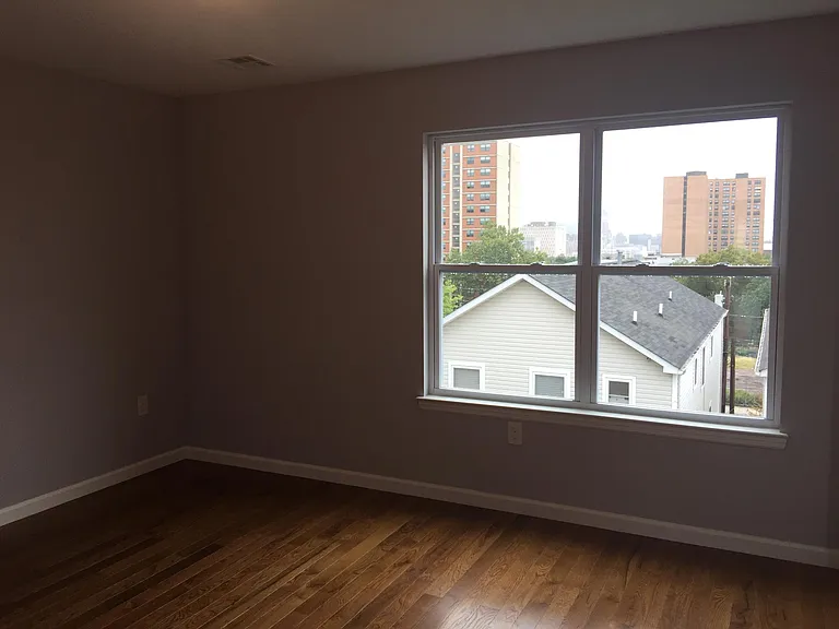 196 Hunterdon St #3 — Photo 5