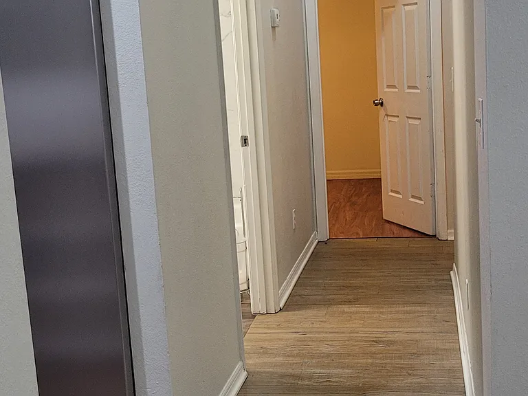 604 Brooke Ct — Photo 13