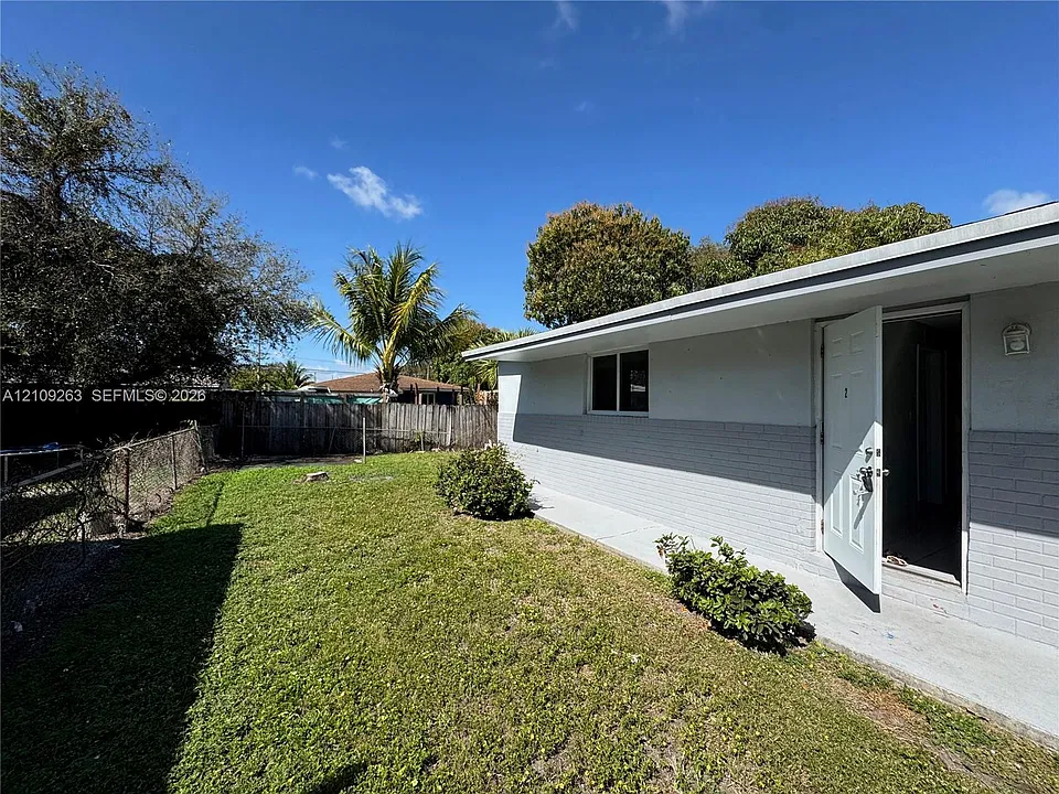 34 SW 5th Ave #1