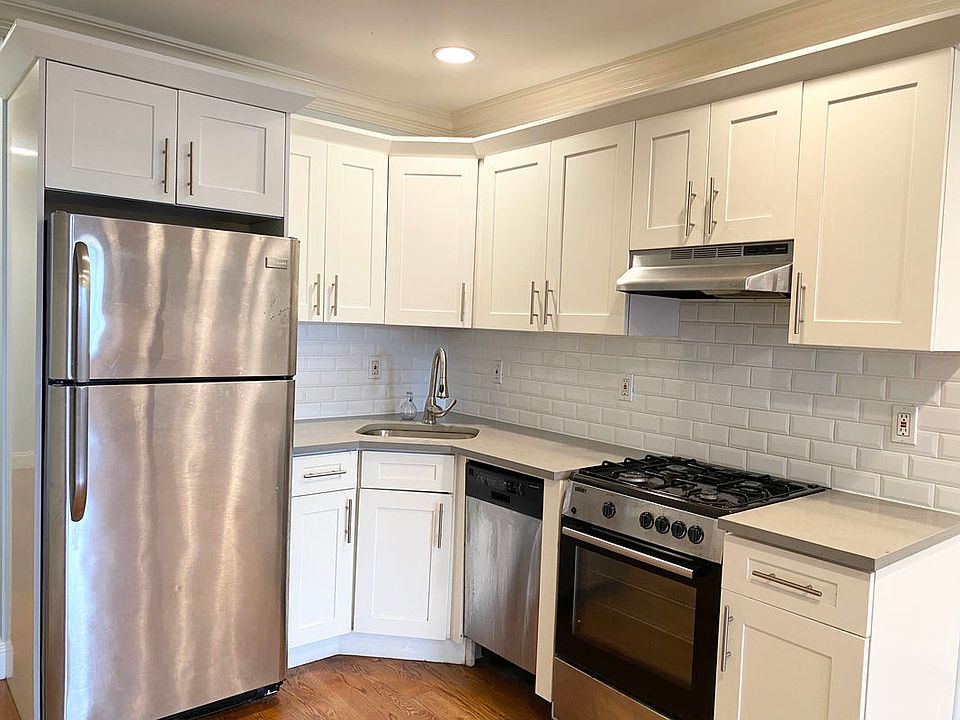 1st image of 634 Hancock St #1