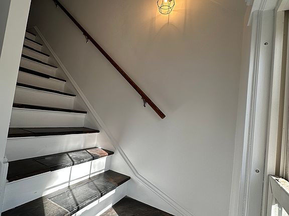 5th image of 214 Pontiac Ave Floor 2