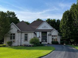 1558 Toms Holw, Brighton, MI 48114