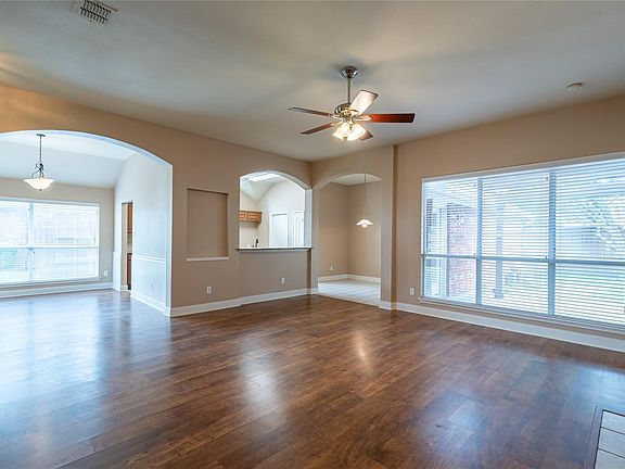 3rd image of 6309 Essex Ln