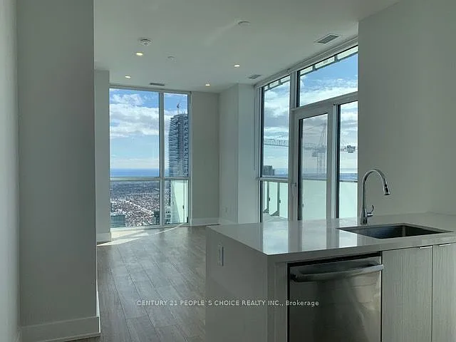 430 Square One Dr #Penthouse 05 — Photo 5