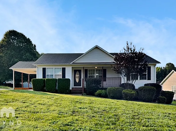 608 Helms Dr, Lowell, NC 28098