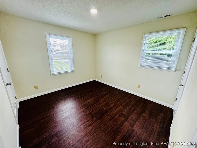 105 E Railroad St — Photo 19