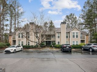 1015 Lake Pointe Cir, Roswell, GA 30075
