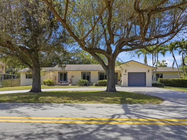 431 S Old Hiatus Rd, Plantation, FL 33325