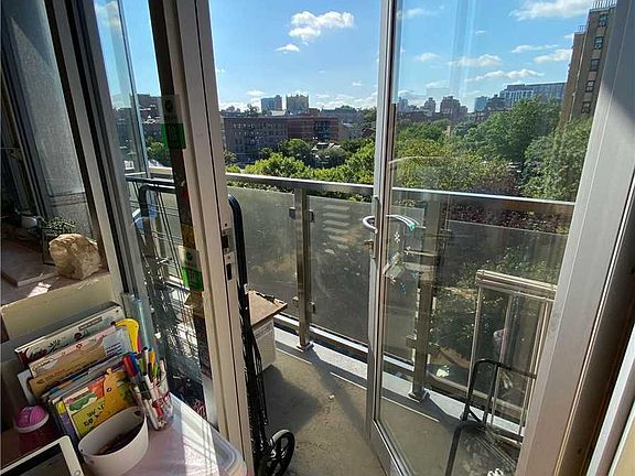 5th image of 136-21 Latimer Pl #5L