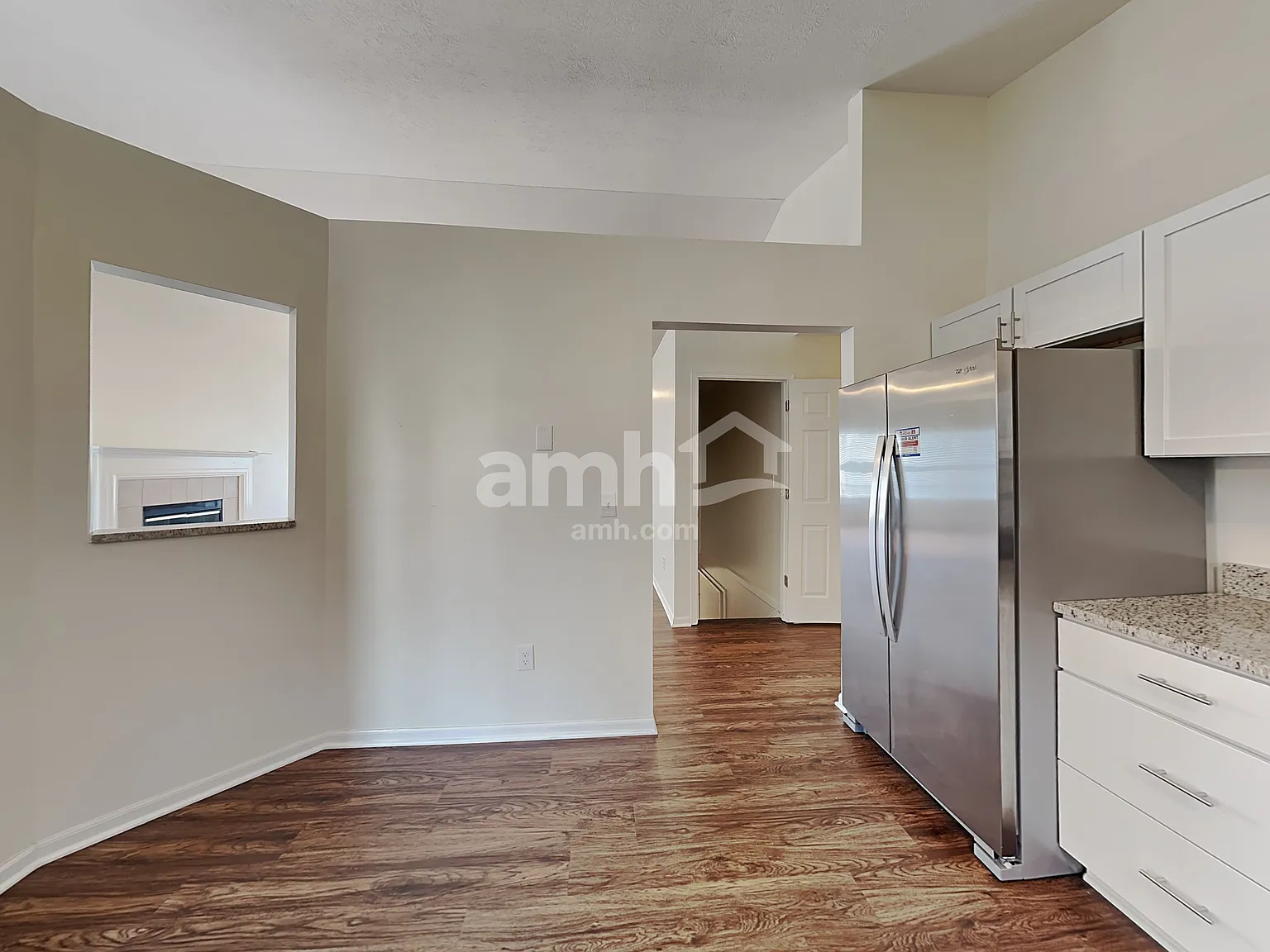 3 bed, 2.0 bath, 1496 sqft, $2,350 — Photo 4