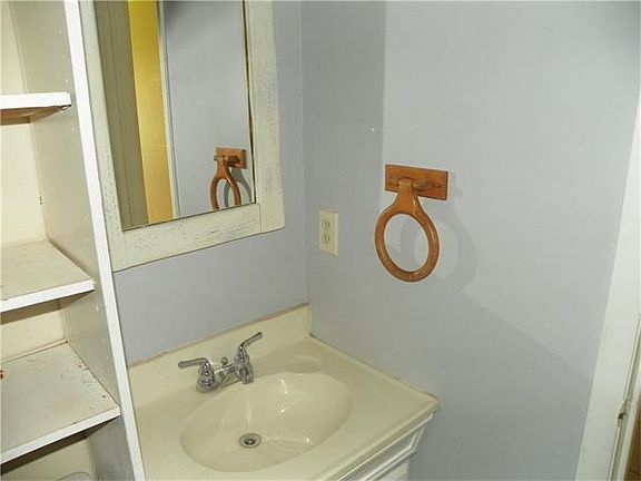 4th image of 10807 Topperwein Dr #B