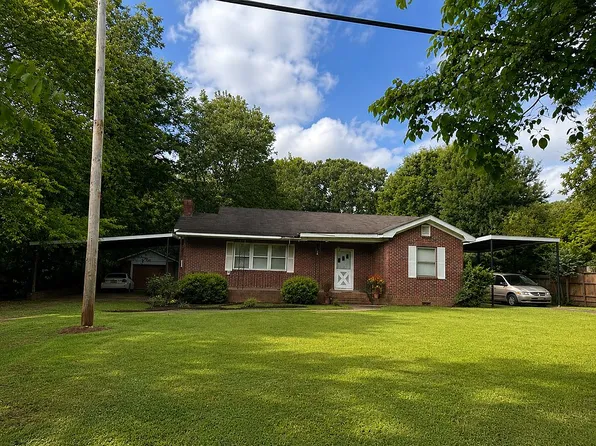 204 E Belmont Dr, Calhoun, GA 30701