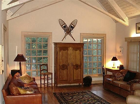 Spacious Livingroom