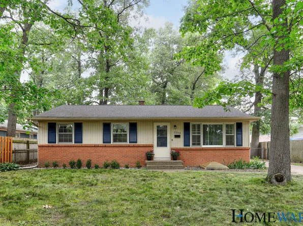 2203 La Crosse St SW, Wyoming, MI 49519