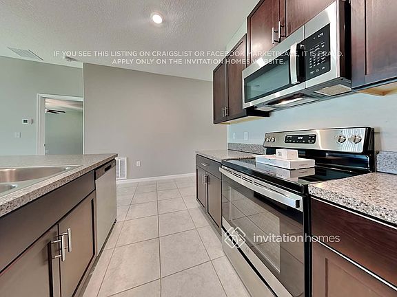 5th image of 1524 Blue Rose Dr