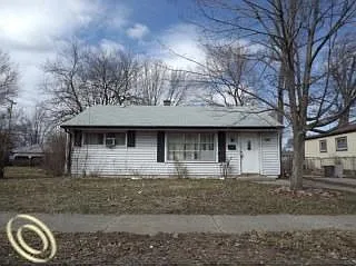 947 E Pearl Ave photo 1