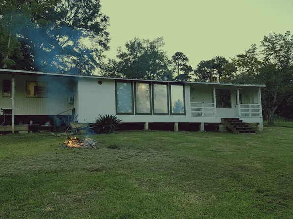 352 E Piney Ridge Dr, Zavalla, TX 75980