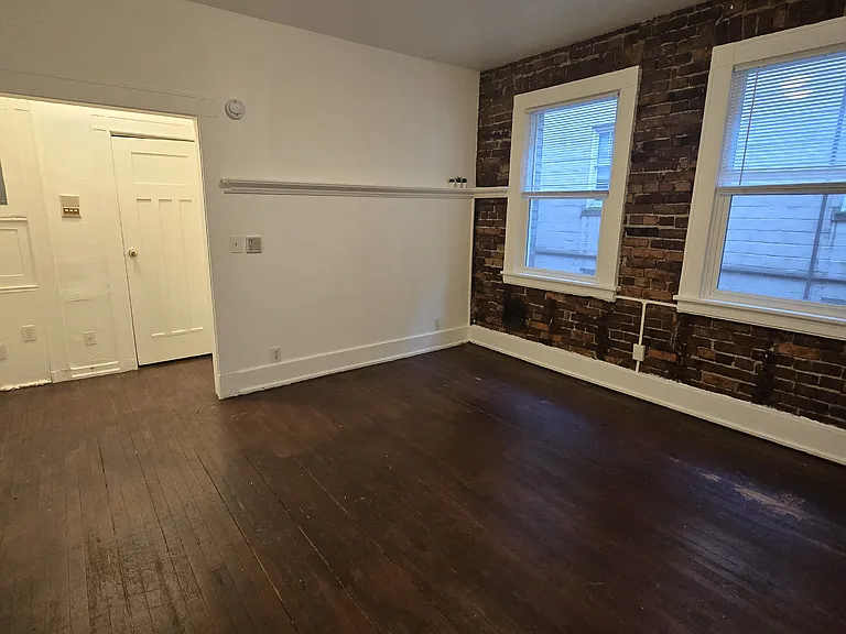 Ansonia Apartments — Photo 3