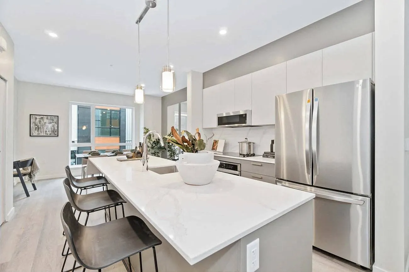 Hendry Place — Photo 1