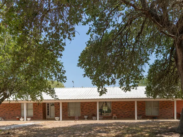 2005 FM-140 E, Pearsall, TX 78061