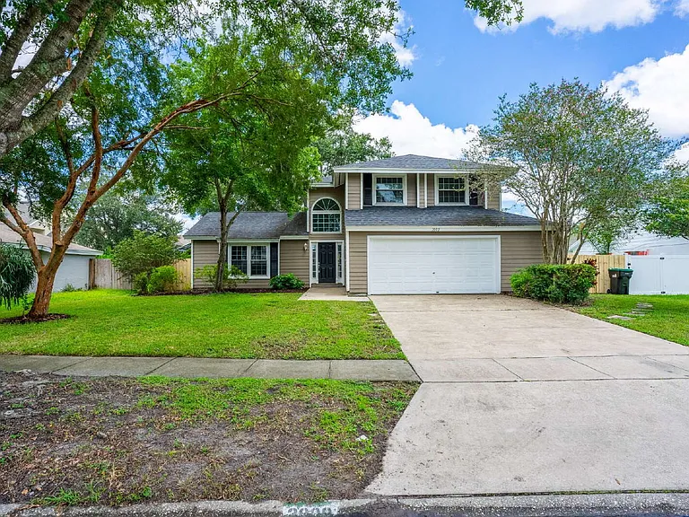 3909 Stonehaven Rd — Photo 1