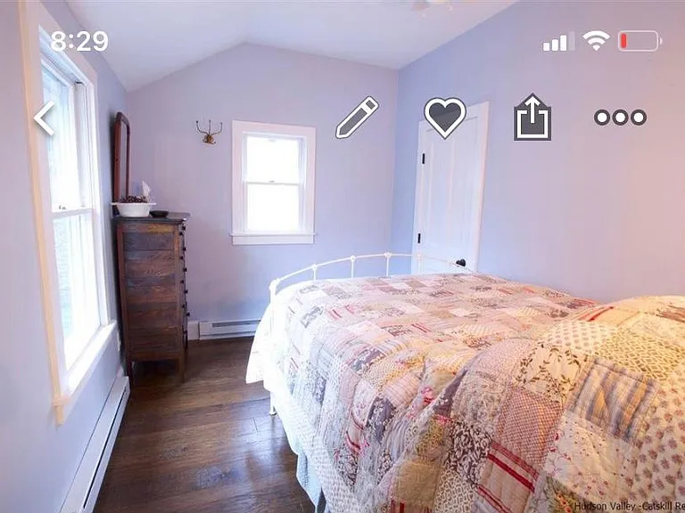 Bright bedroom with en-suite bathroom
