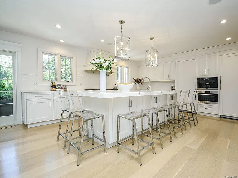 79 Reid Ave — Photo 15