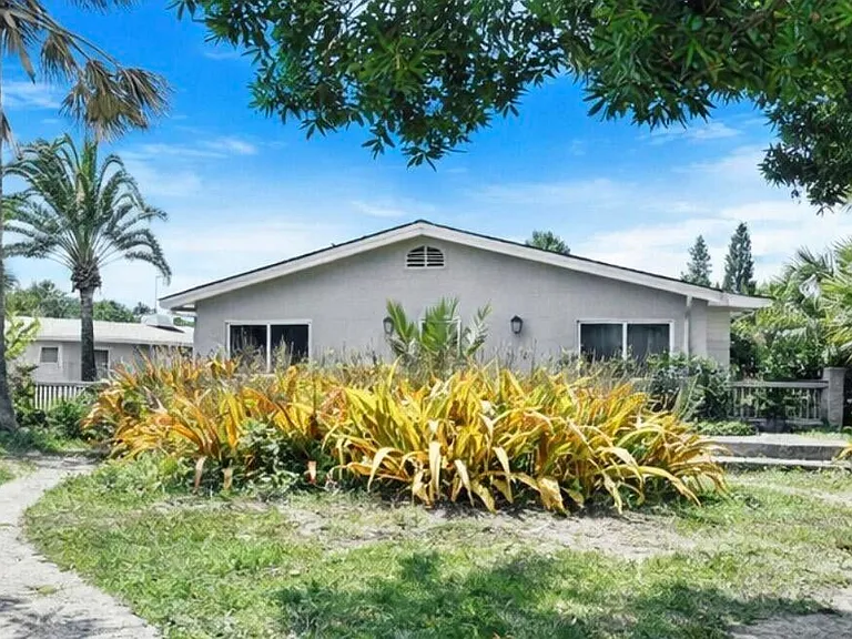 100 Tampa Ave — Photo 1
