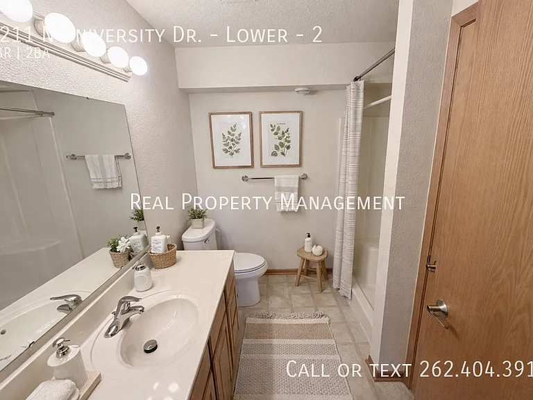 2211 University Dr #2 — Photo 8