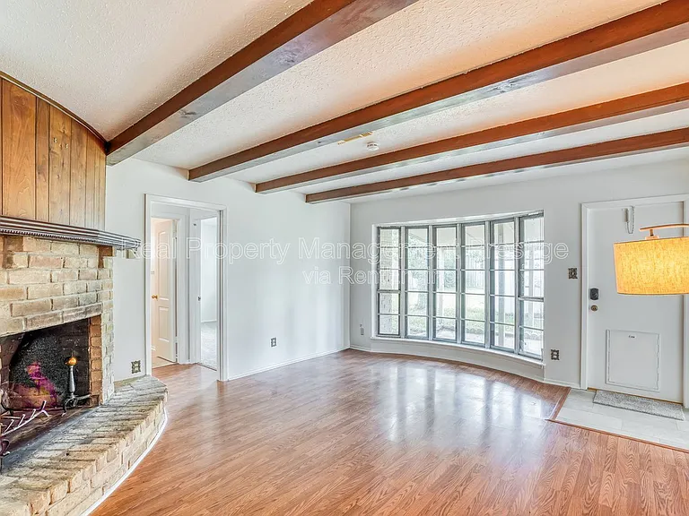 500 Stoneledge Dr — Photo 4