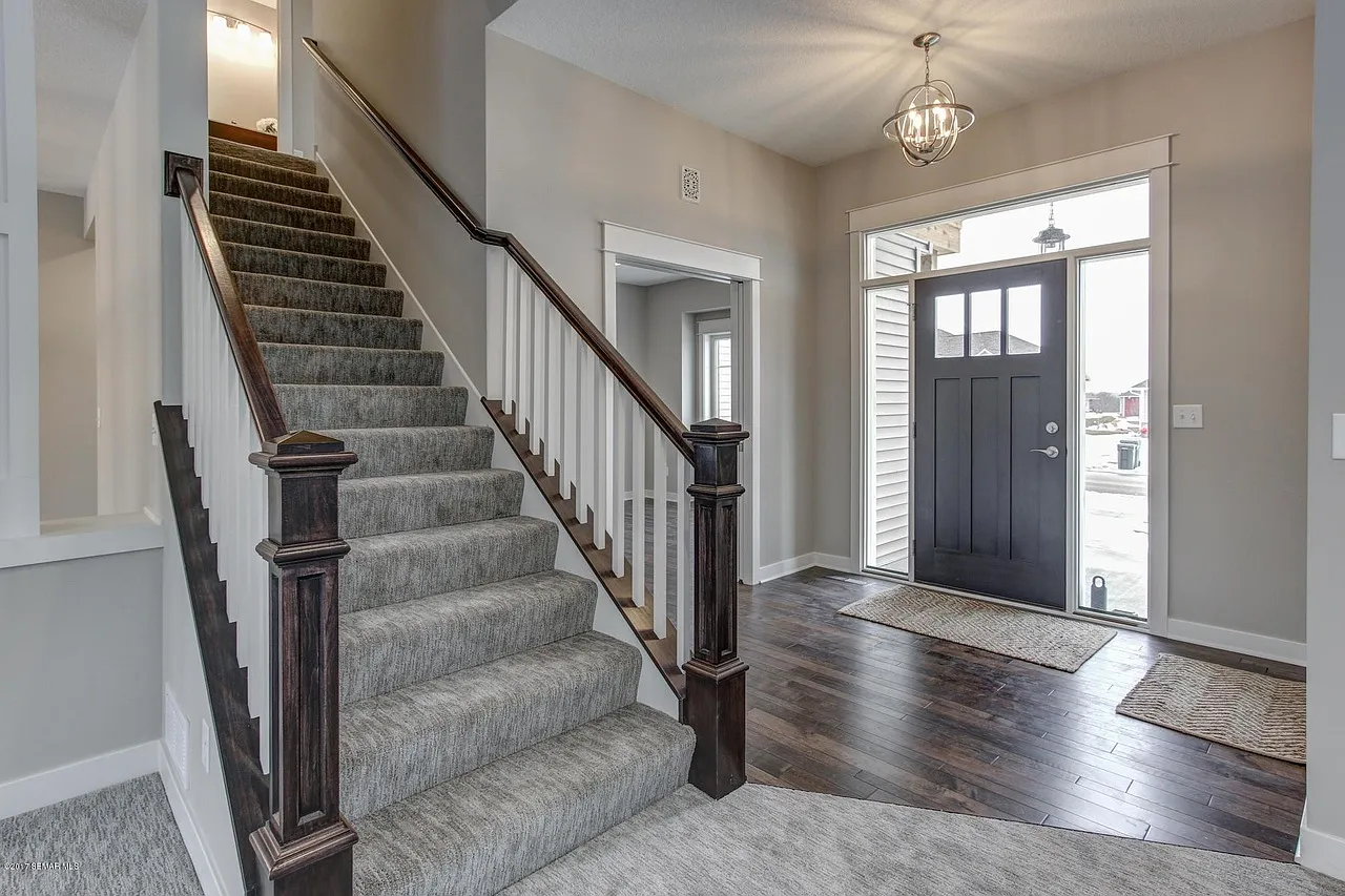 3 bed, 2450 sqft, $3,500 — Photo 3