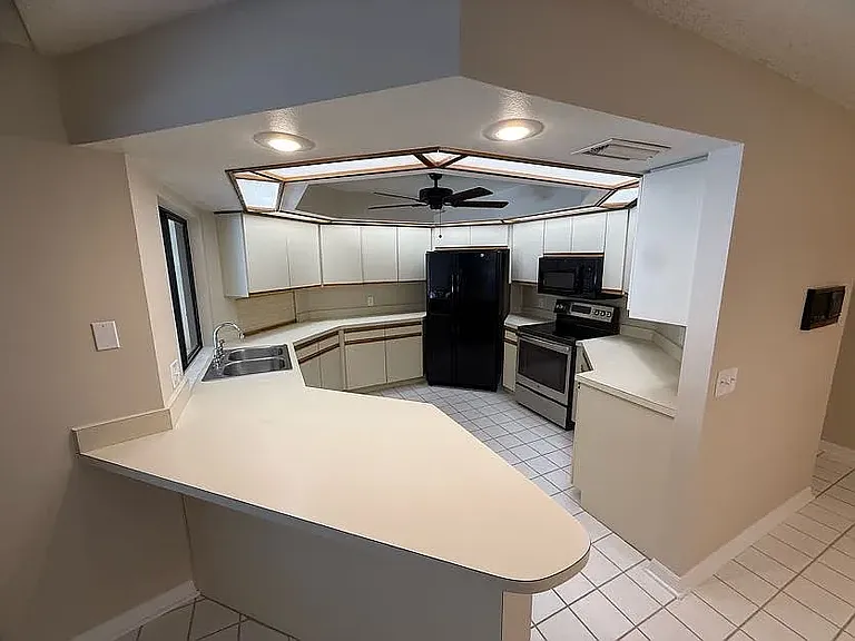 18312 Citation St — Photo 11