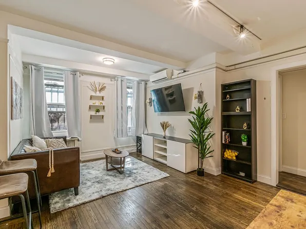 155 E 49th St Lobby 1B, Manhattan, NY 10017