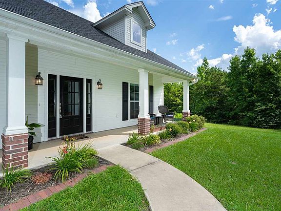 3rd image of 137 Winky Ln