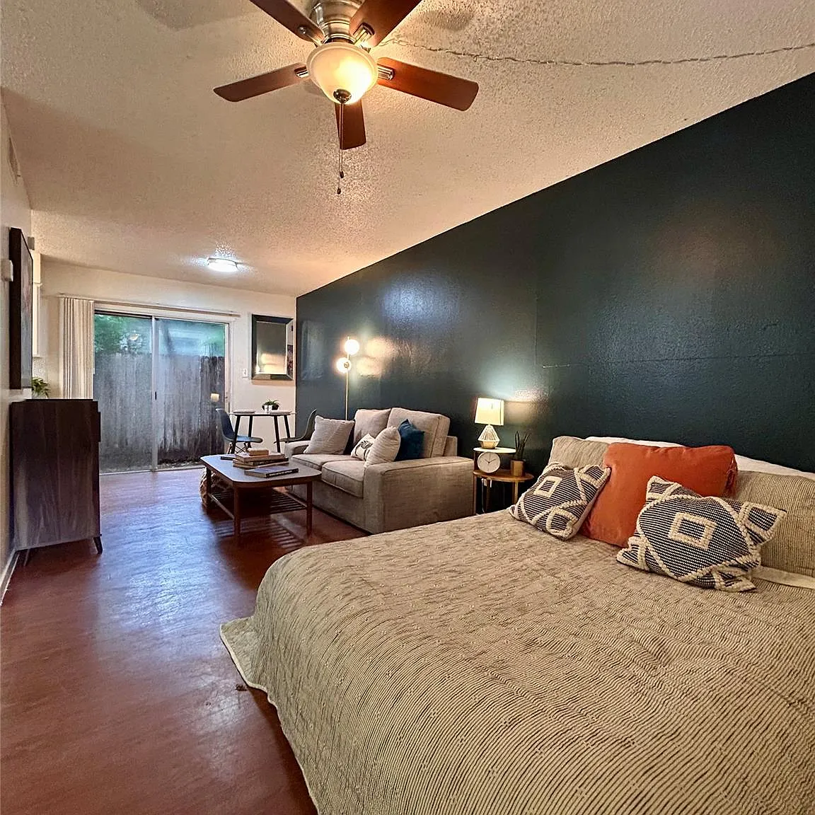 1 bed, 1.0 bath, 409 sqft, $1,100 — Photo 3