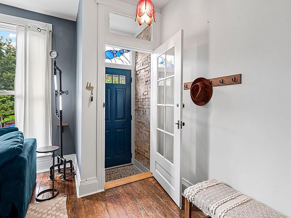 3rd image of 2727 Hampden Ave
