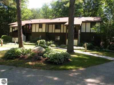 6885 Pinebrook Dr UNIT 1, Bellaire, MI, 49615