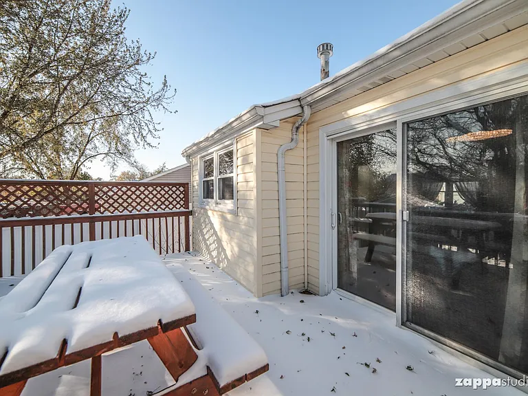 2705 Laurel Ct — Photo 31