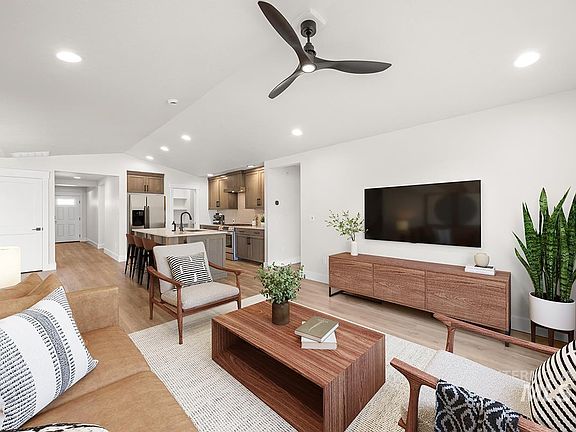 4th image of 3694 E Cedarhurst Ln